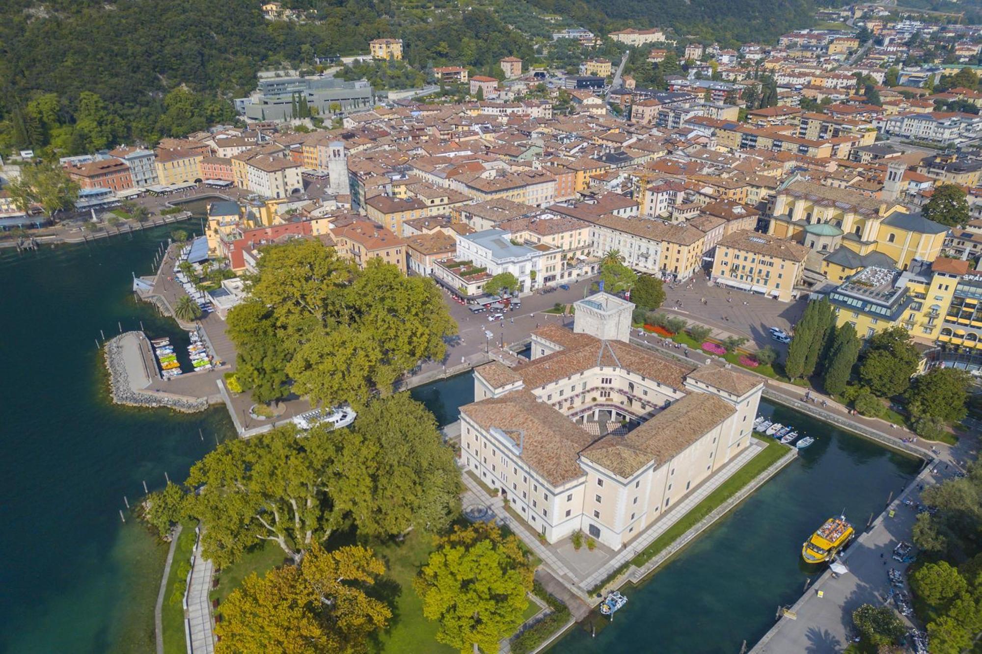 Antares150M From The Lake - Happy Rentals Riva del Garda Ngoại thất bức ảnh